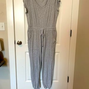 Short sleeve grey jogger jumper